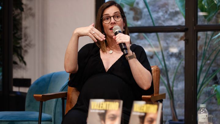 Nadia Tronchoni, redactora jefa de deportes en El País, en la presentación de su libro sobre Rossi.