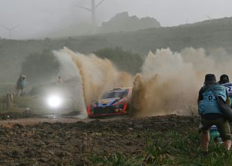 Dani Sordo no evita los charcos para pelear en Cerdeña