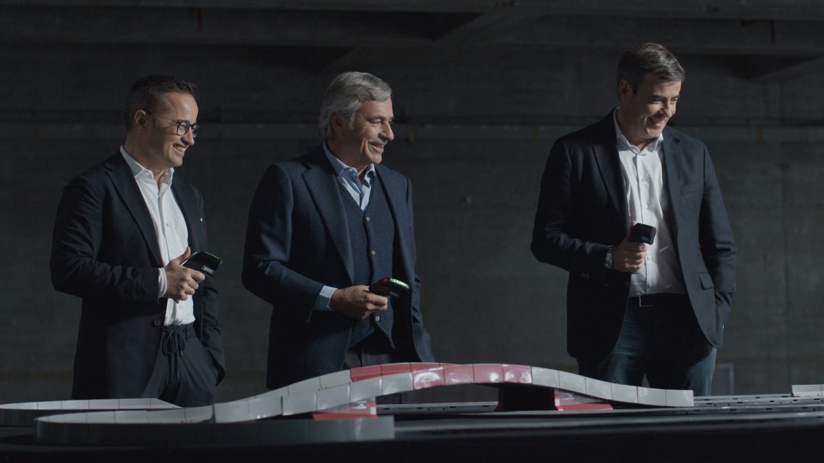 Carlos Sainz y Audi: historia, presente y futuro en el mundo del automóvil thumbnail