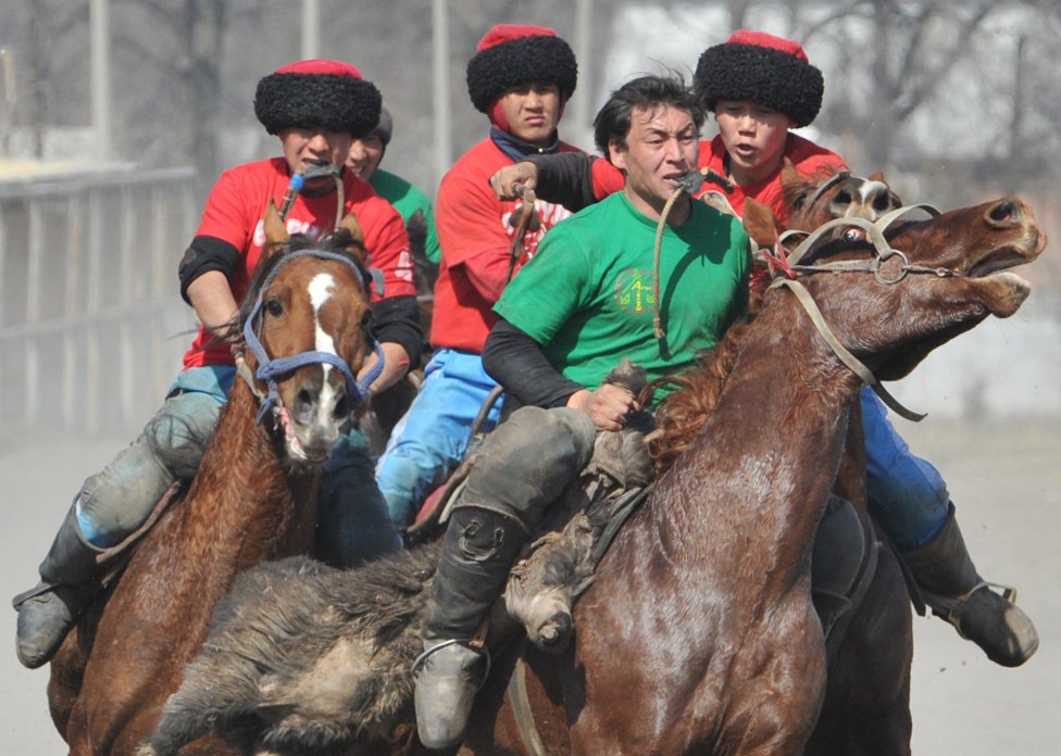 Kok-Boru deporte tradicional de Kirguistán