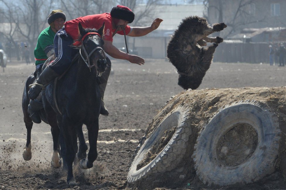 Kok-Boru deporte tradicional de Kirguistán