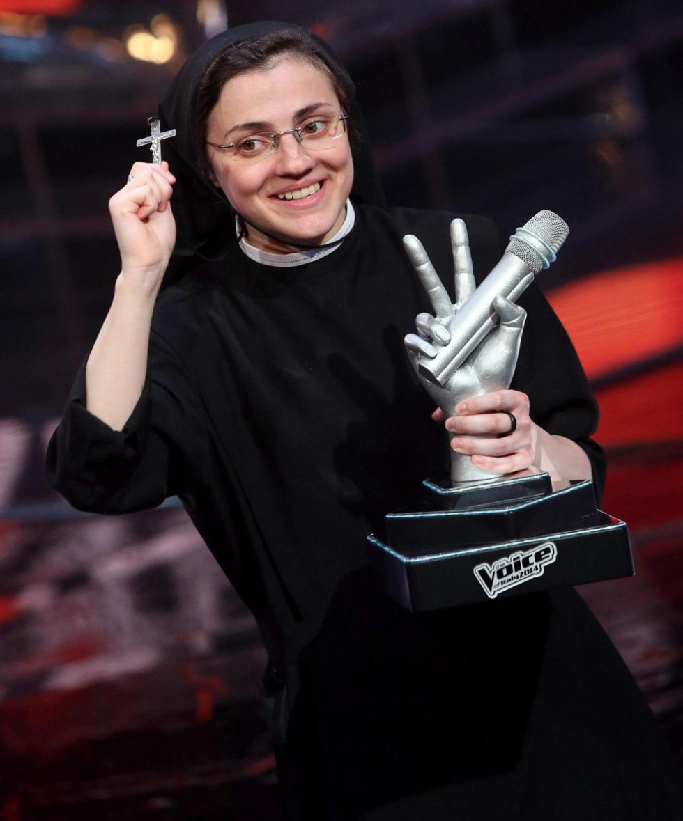 La monja ganadora de la Voz en Italia, presenta 'Like a Virgin'