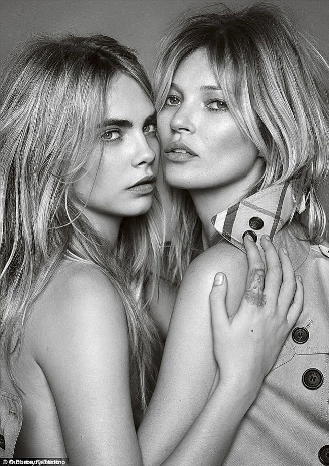 Cara Delevinge y Kate Moss en algunas de las fotos pertenecientes a la sesión de la campaña del nuevo perfume 'My Burberry'. Fotos: Mario Testino. Fuente: Dailymail.co.uk