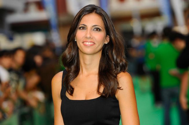 La periodista Ana Pastor presenta El Objetivo. Un nuevo formato televisivo sobre periodismo de datos. Ha colocado contra las cuerdas a los personajes de la política de mayor nivel y su belleza deslumbra.