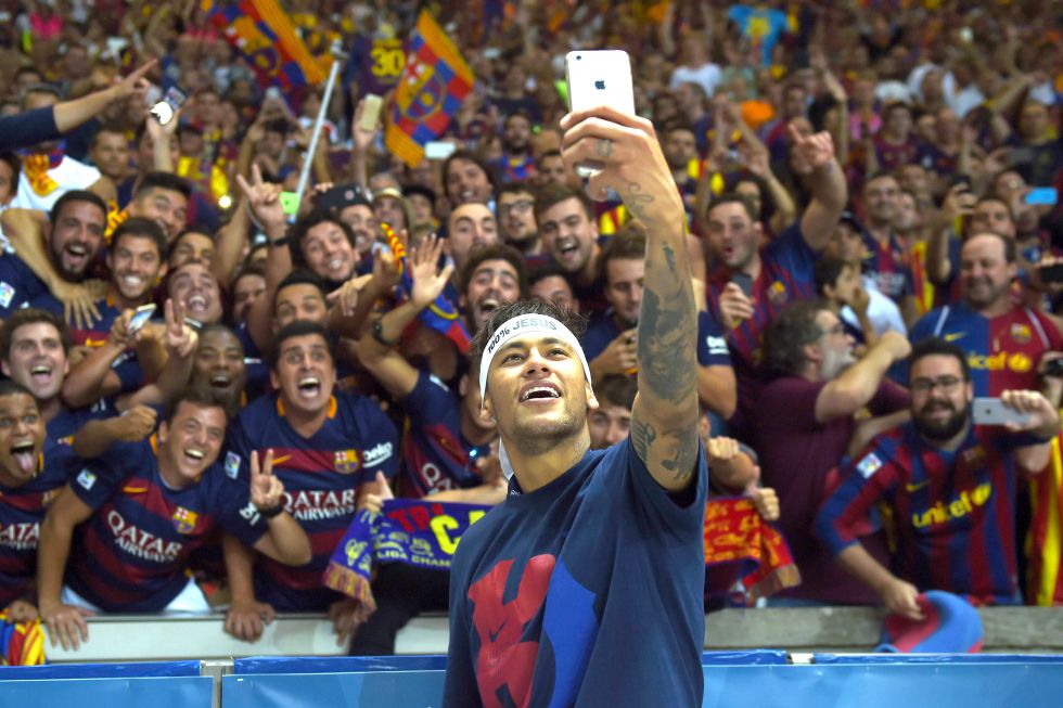 PES 2016: Neymar le arrebata a Götze la portada