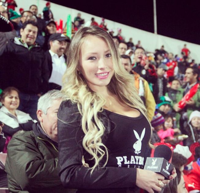 Corresponsal de Playboy, tomando el pulso del ambiente de la grada en la Final de la Copa América.