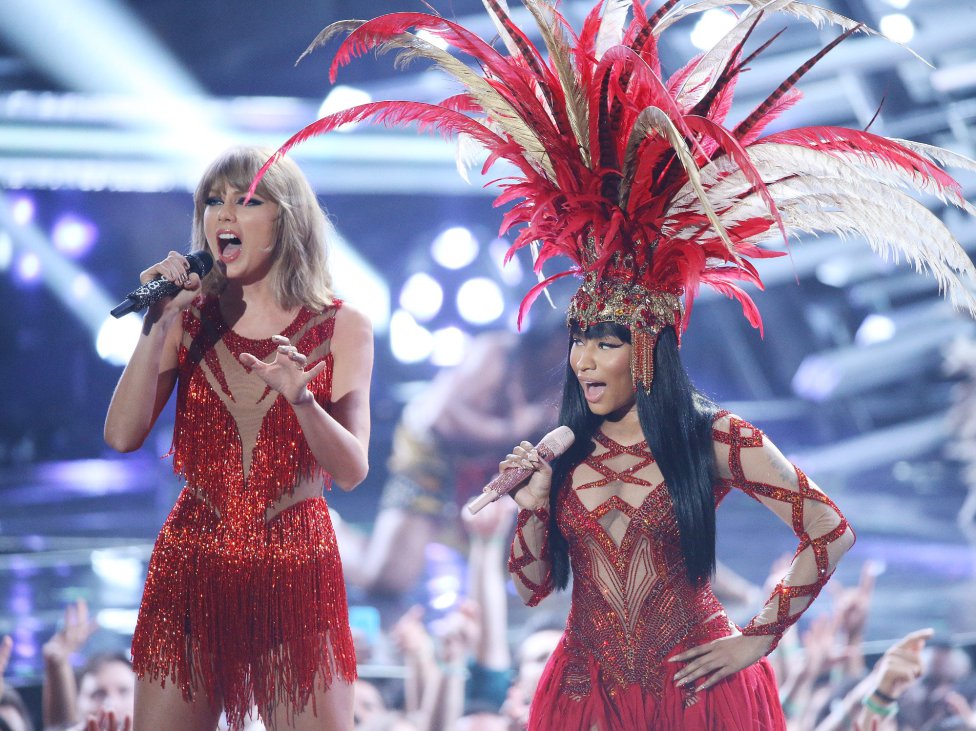 2015 MTV Video Music Awards - Show