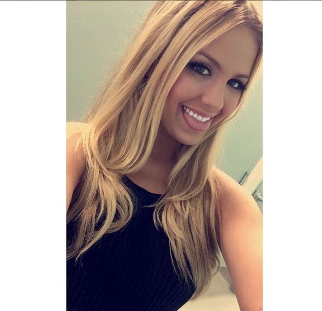 Simpática y con una mirada pícara, dos de sus armas que la convierten en una mujer de lo más sexy.