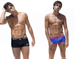 Deportistas que posan en ropa interior