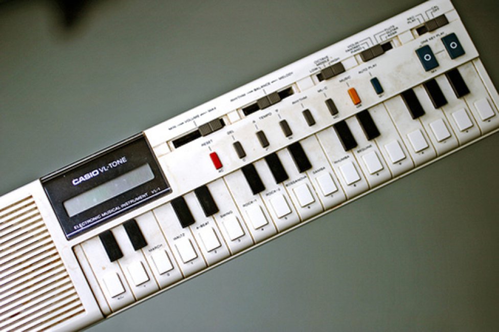 Uno de los regalos estrella de 1989. No podía faltar en cada casa: este mini sintetizador Casio nos ayudó en nuestras clases de piano.