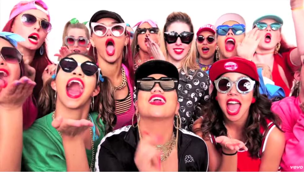 Justin Bieber vuelve pidiendo perdón con 'Sorry', su nuevo clip