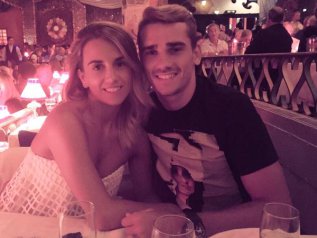 Griezmann y Erika Choperena también serán papis en los próximos días y también son primerizos.
