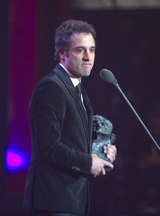 Daniel Guzmán recibió el Goya a la mejor dirección novel por 'A cambio de nada' . Tuvo una emotiva dedicatoria a su abuela