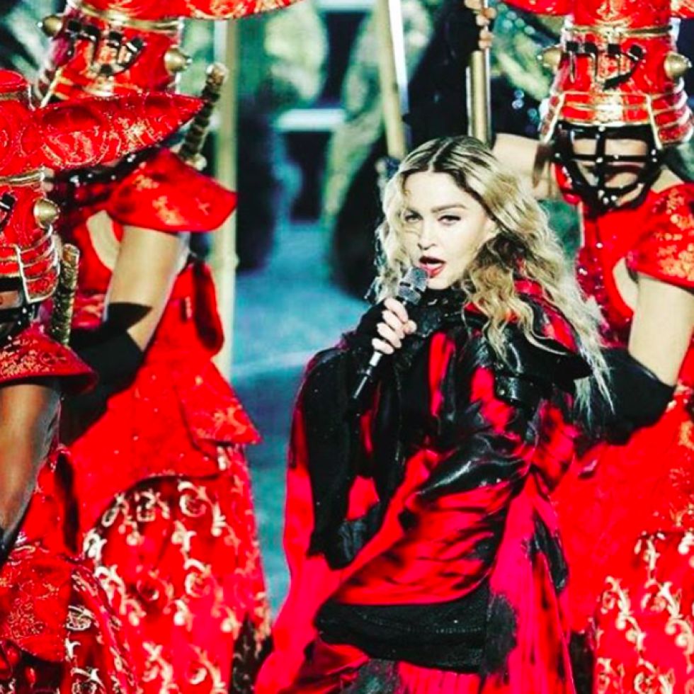 Madonna rompe a llorar en público por la marcha de su hijo