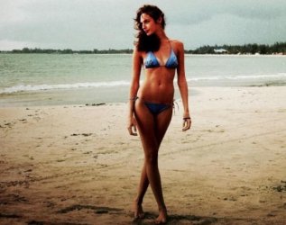 Gal Gadot en la playa