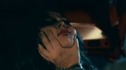 Piden retirar un videoclip en el que una mujer es quemada