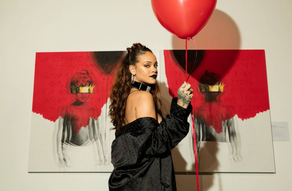 Rihanna, primera mujer con 20 millones de suscriptores