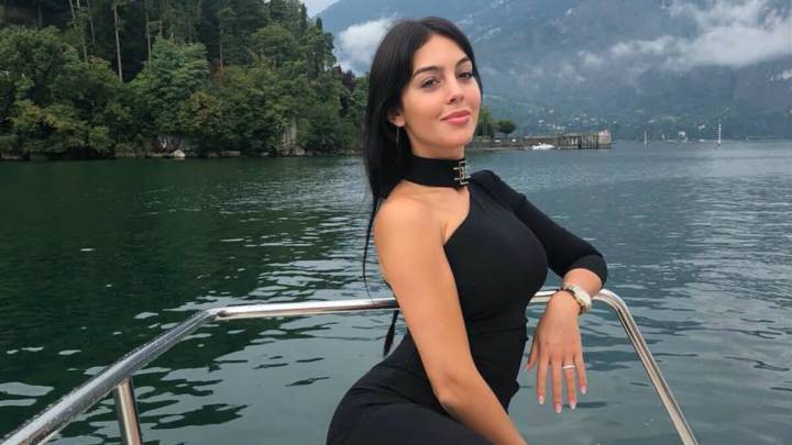 Georgina Rodríguez sigue los pasos de la reina de Instagram, Kim Kardashian.