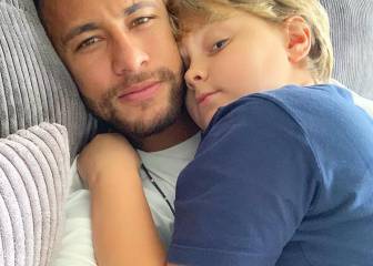 Neymar se refugia en su hijo en su verano más turbio