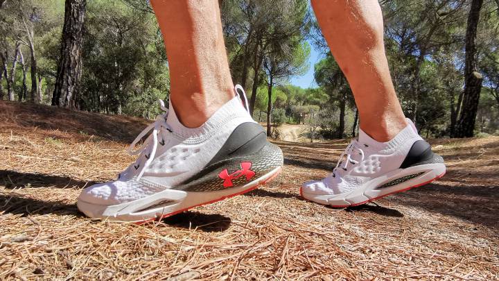 Prueba de las zapatillas HOVR Phantom 2 de Under Armour 