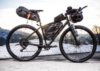 Qué es el 'bikepacking': Viajes de bici de alforjas... sin alforjas