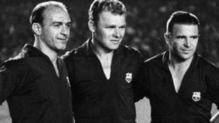 Di Stéfano, Kubala y Puskas, con la camiseta del Barça en la despedida del segundo como azulgrana en 1961.