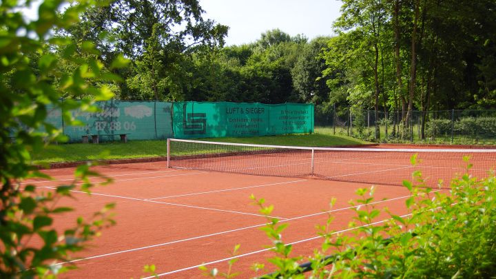 Si juegas al tenis por la mañana, ten en cuenta estos 4 consejos