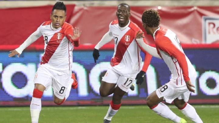 La selección de Gareca venció a Paraguay con un solitario gol de Cueva y dejó un primer tiempo fantástico. Luego bajó el nivel pero no sufrió.