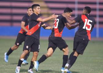 Sandoval le regala el triunfo a Perú ante El Salvador