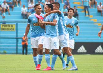 Cristal gana, pero no convence