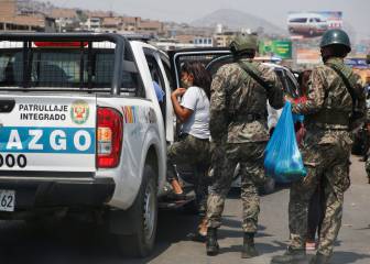 Exfutbolistas o policías, entre los 55.000 detenidos por saltarse la cuarentena en Perú