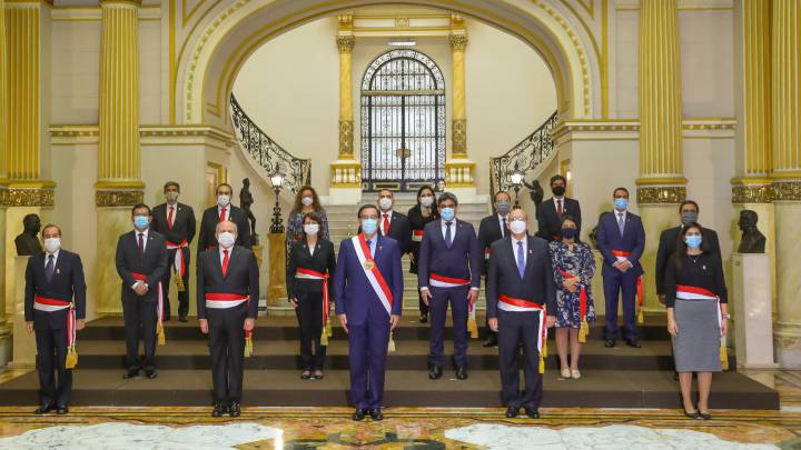 Martín Vizcarra cambia a 13 minisitros: ¿quiénes son los nuevos?