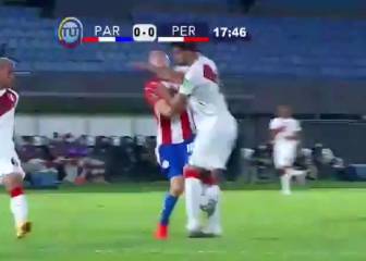 Pudo ser roja para Zambrano: brutal codazo a Almirón