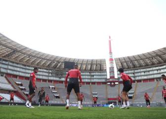 Gareca perfila el once para recibir a Brasil