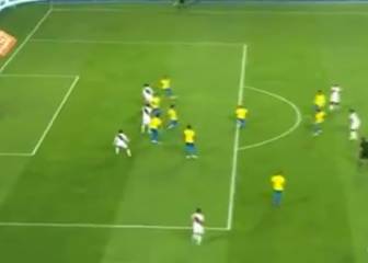 Volea sensacional y la fortuna se alía con Tapia para marcar