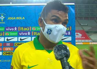 Casemiro se harta en directo: los insultos de los peruanos al árbitro le calentaron