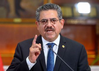 Merino renuncia a la presidencia de la república