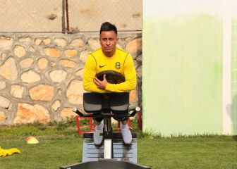 Cueva juega con fuego