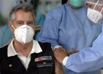 El presidente Sagasti se vacunó en el Hospital Militar