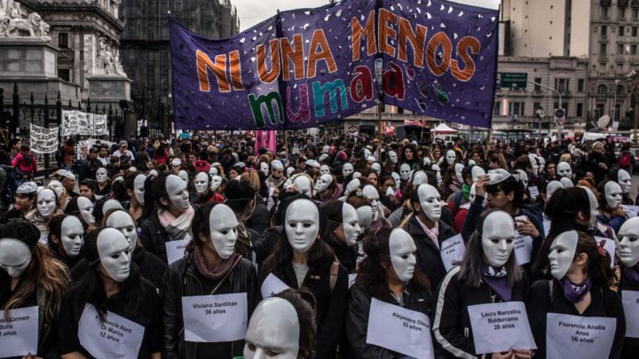 El feminismo argentino se levanta contra la violación grupal de una mujer en un coche y a plena luz del día