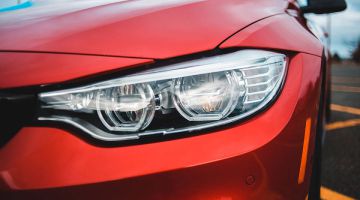 Pule los faros del coche y pasa la ITV con este kit superventas