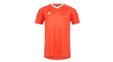 Ahorra 85 euros con esta camiseta Adidas, transpirable y de estilo 'retro'