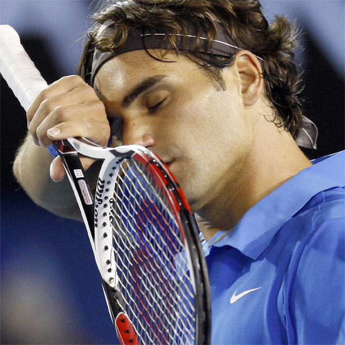 Federer sufre ante Tipsarevic en cinco sets