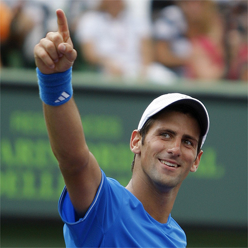 Djokovic jugará la final tras vencer en tres sets a un decadente Federer