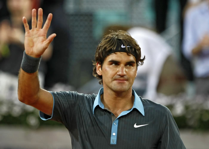 Federer liquida a Robin Soderling en su debut