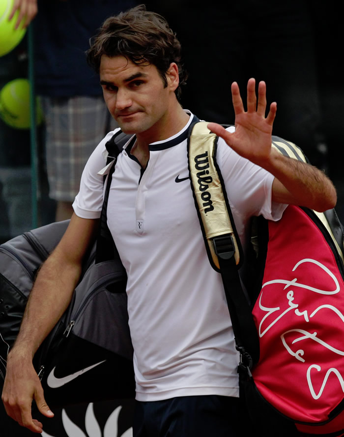 Federer cae en su debut