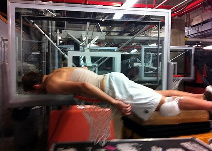 Roddick y Fish se retan en una competición de planking