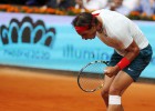 Nadal se aplica al saque para tumbar al francés Paire