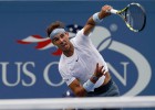 Nadal se lanza a la red y arrolla en su debut a Ryan Harrison
