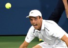 Roberto Bautista lanza sus misiles contra Roger Federer